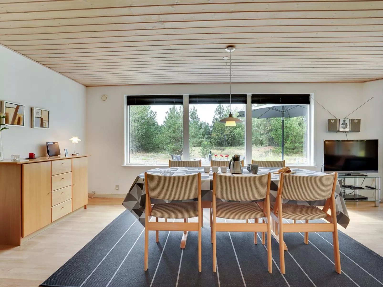 "Micke" - 3.2km from the sea-Inside