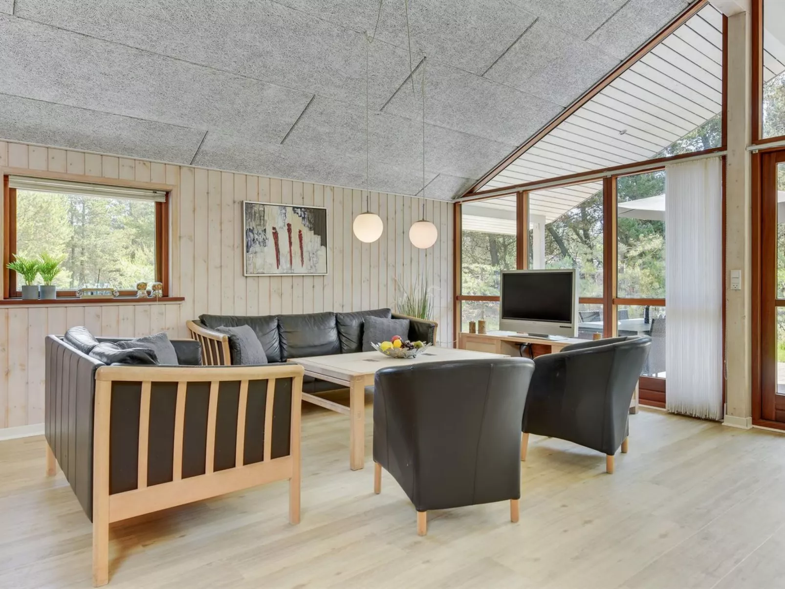 "Jonas" - 2.4km from the sea-Inside