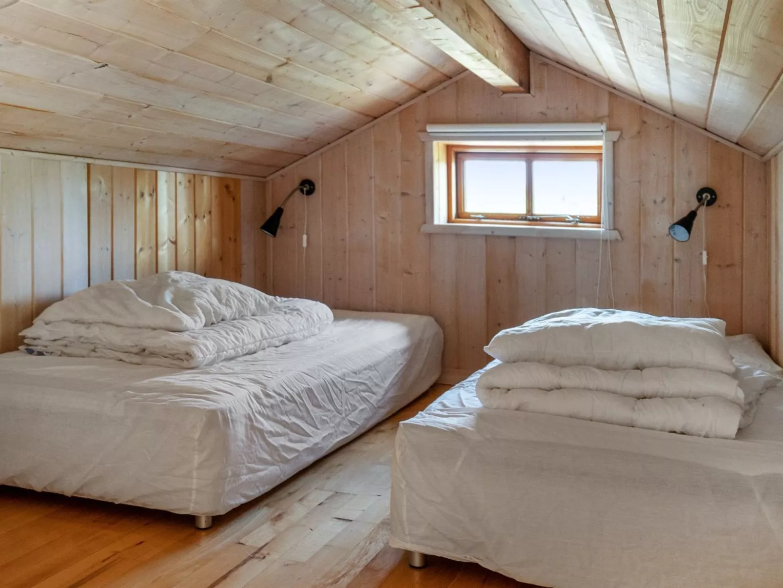 "Hæryst" - 175m from the sea-Inside