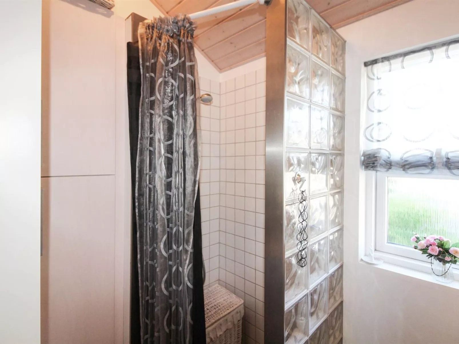 "Grim" - 5m from the sea-Inside