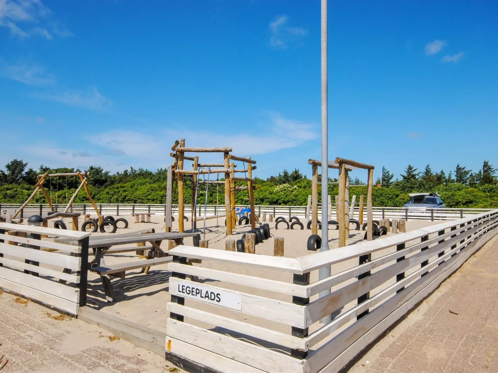 "Dineke" - 200m to the fjord-Dedans