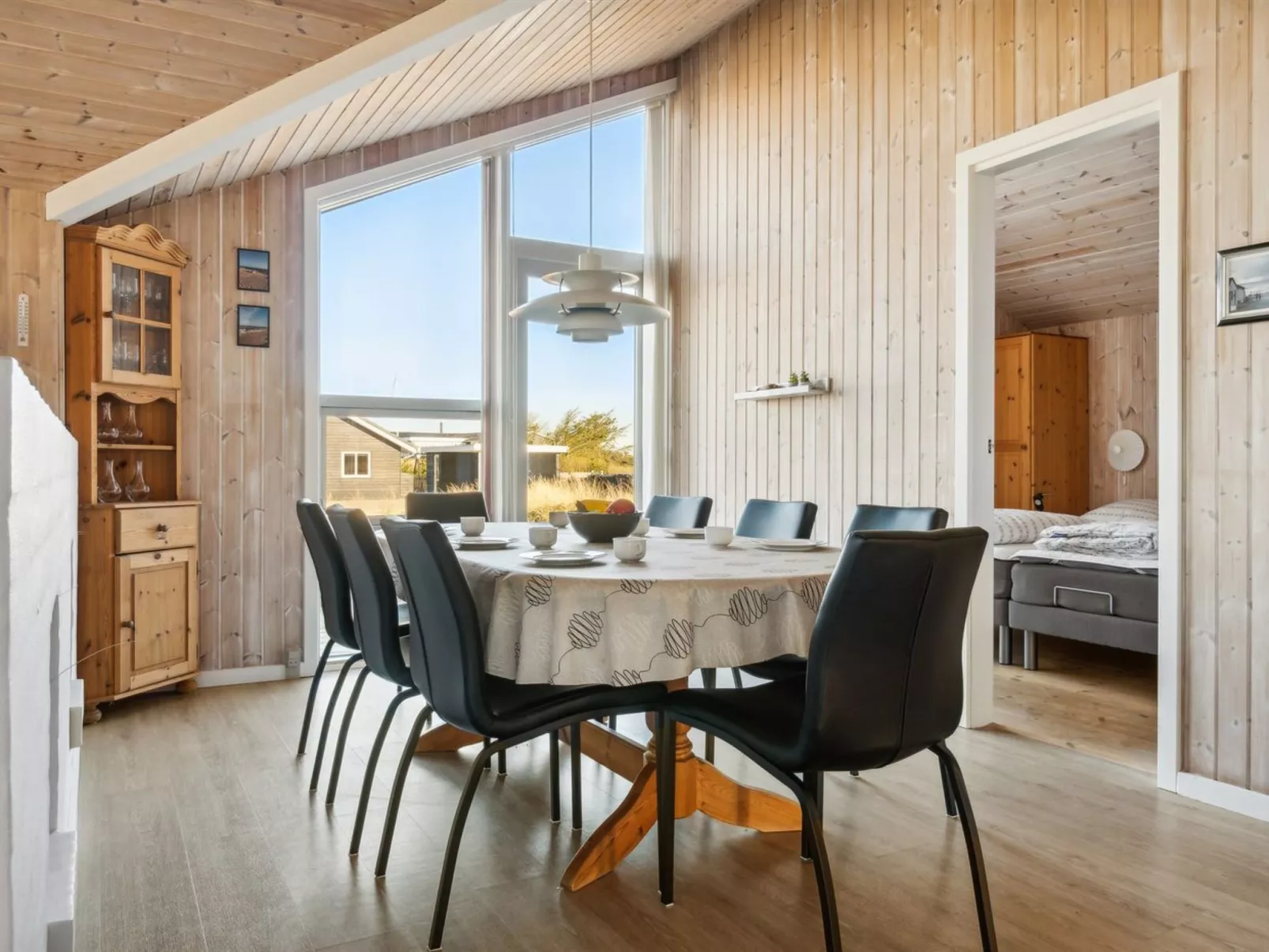 "Øde" - 350m from the sea-Inside