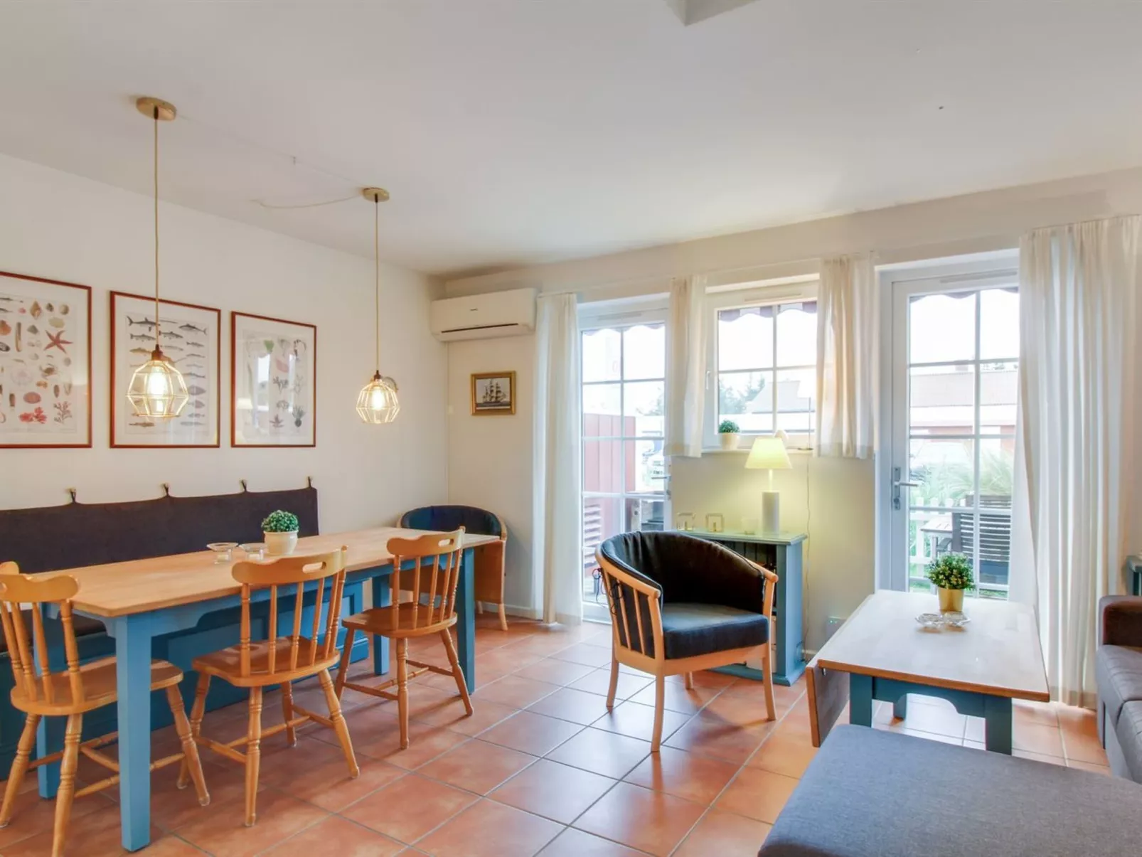 "Guthir" - 1.2km from the sea-Inside