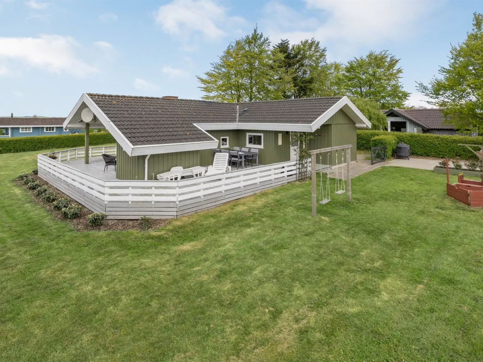 "Guldborg" - 400m to the fjord-Outside