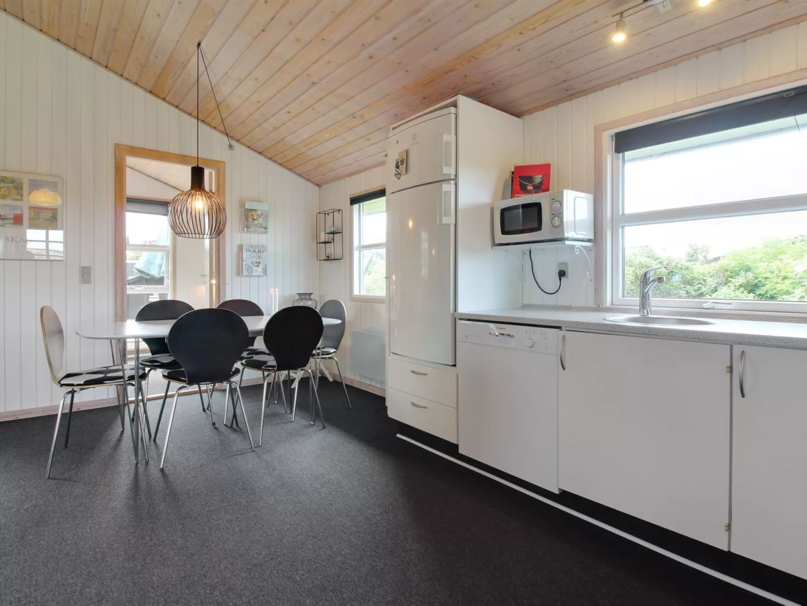 "Myriam" - 200m from the sea-Drinnen