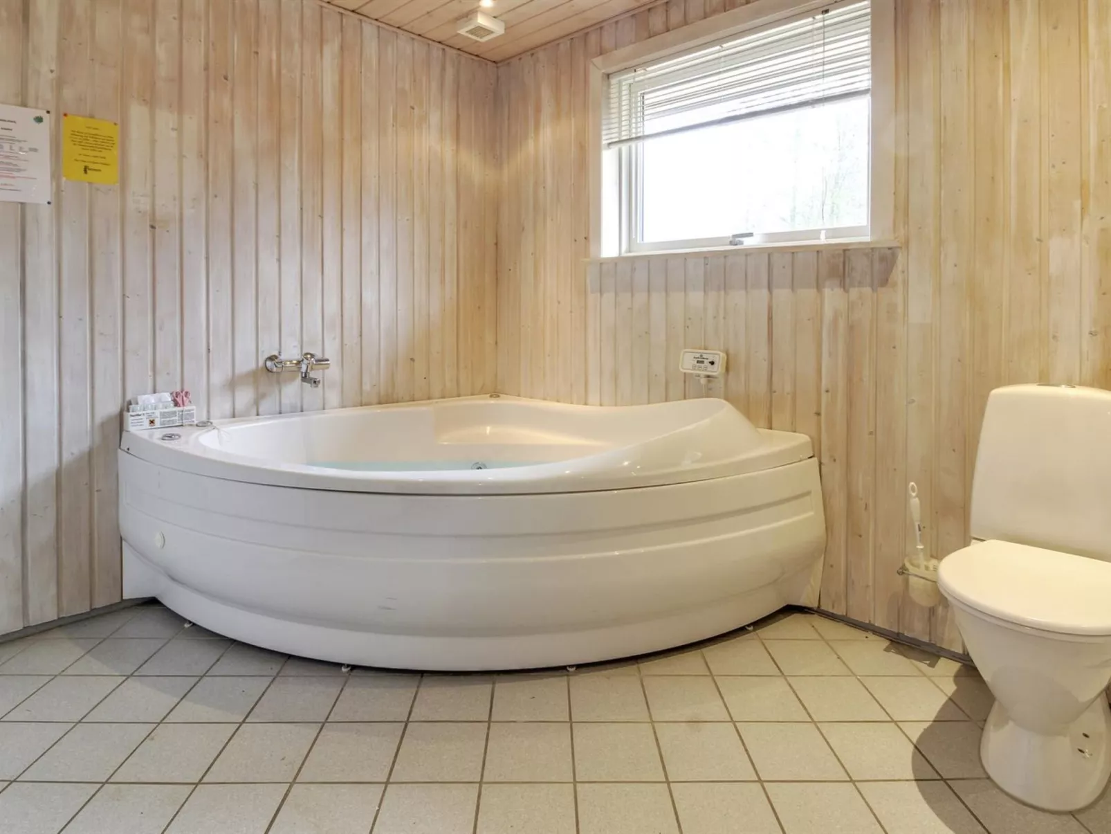 "Reidar" - 1km from the sea-Inside