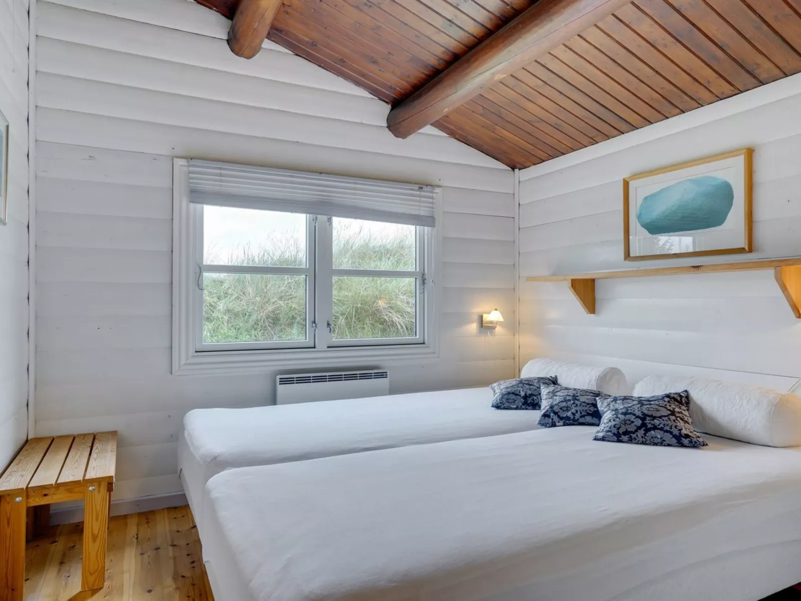 "Thrym" - 900m from the sea-Inside