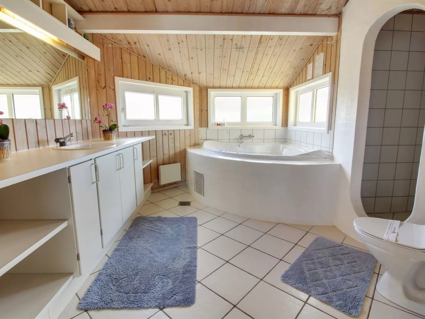 "Suend" -  from the sea-Inside