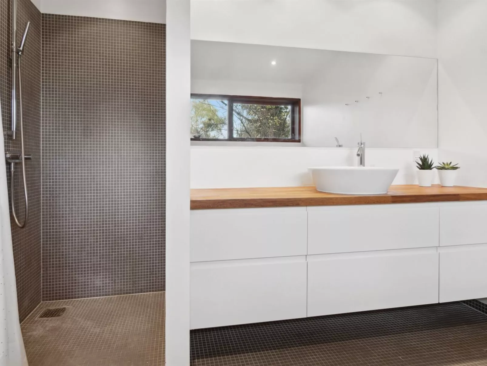 "Erikka" - 300m to the fjord-Inside