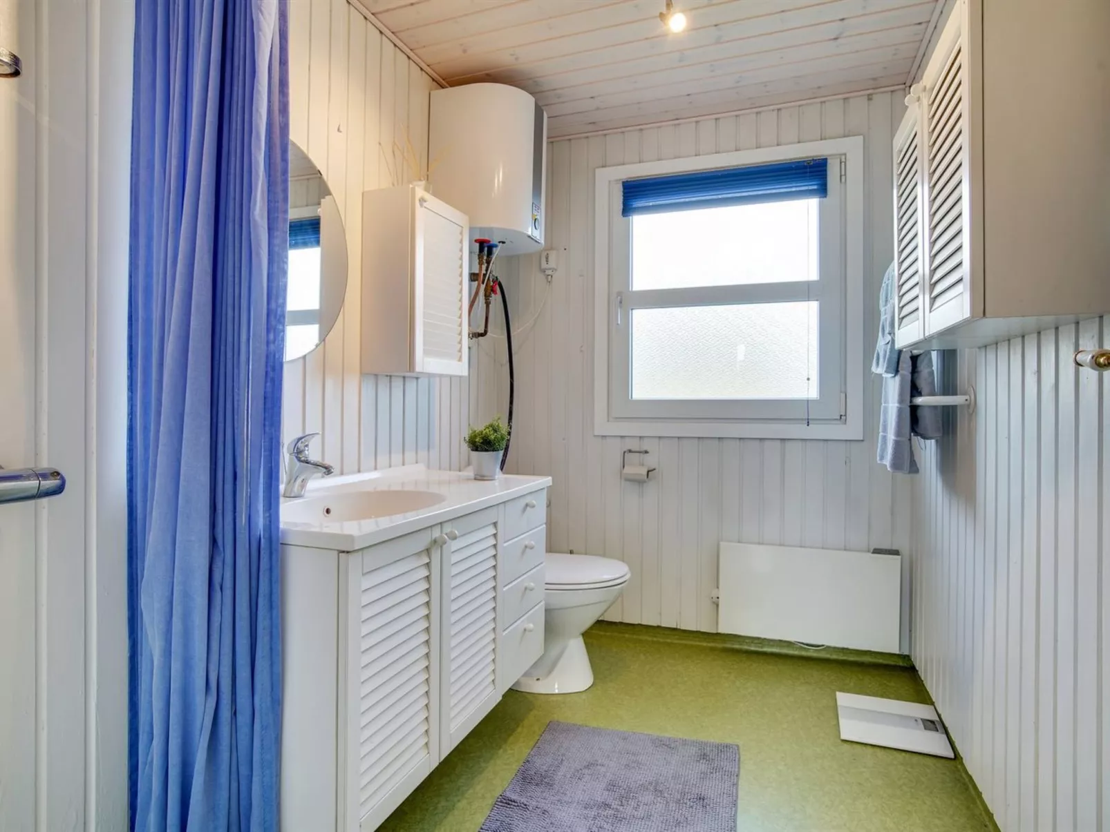 "Pertti" - 400m from the sea-Drinnen