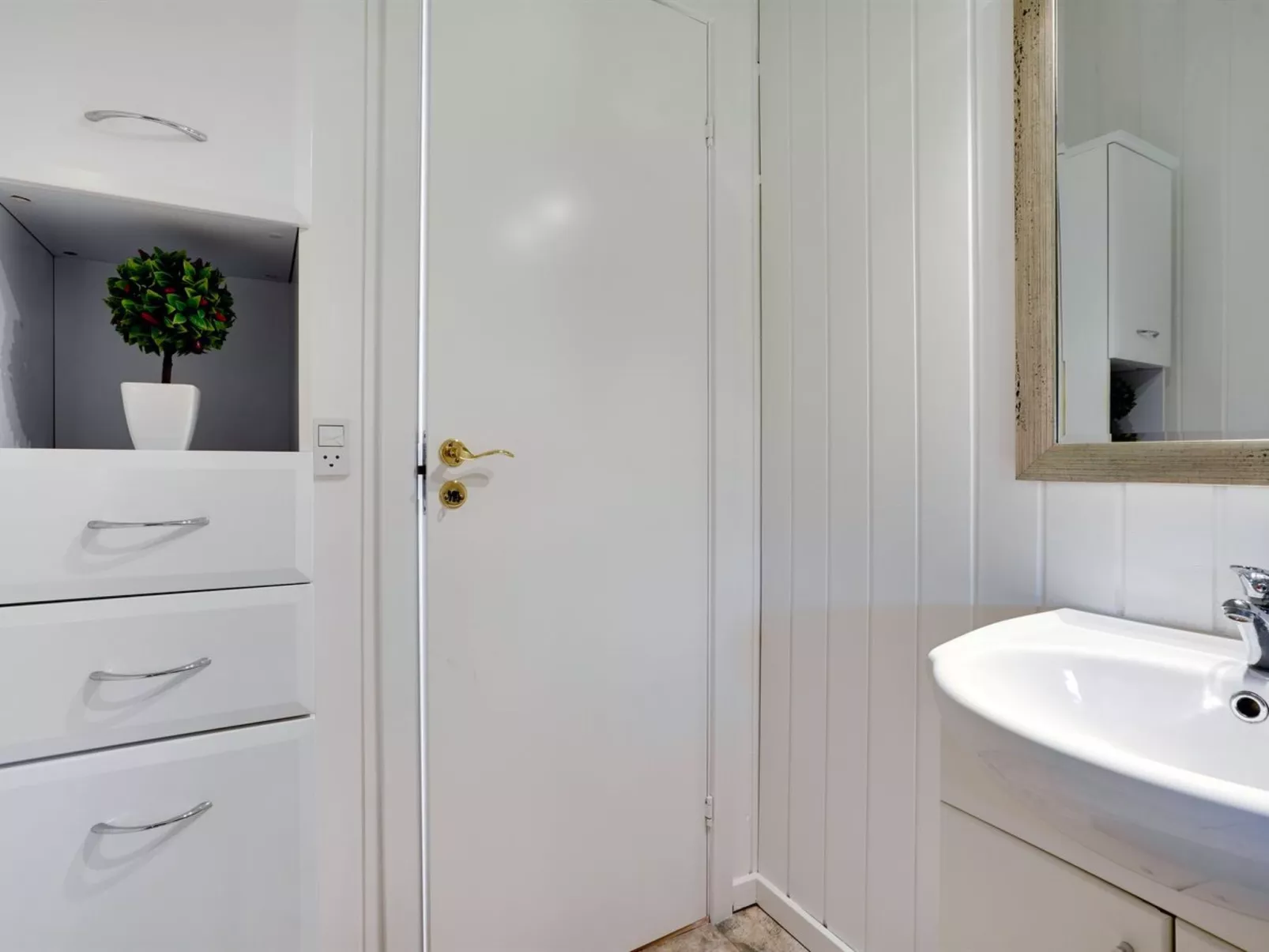 "Edvardsine" - 12km from the sea-Inside