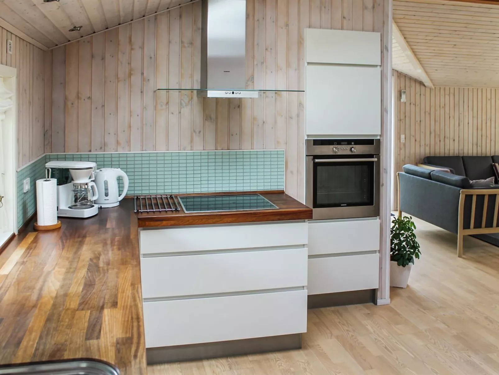 "Suna" - 1.3km from the sea-Inside