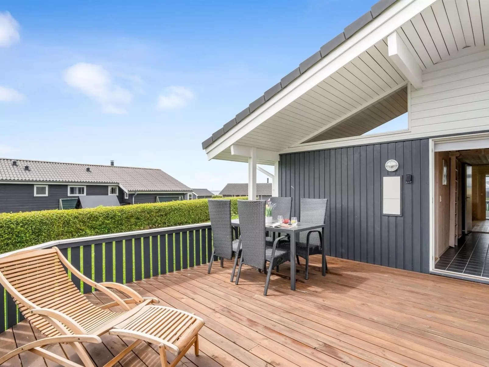 "Lucio" - 350m to the fjord-Outside