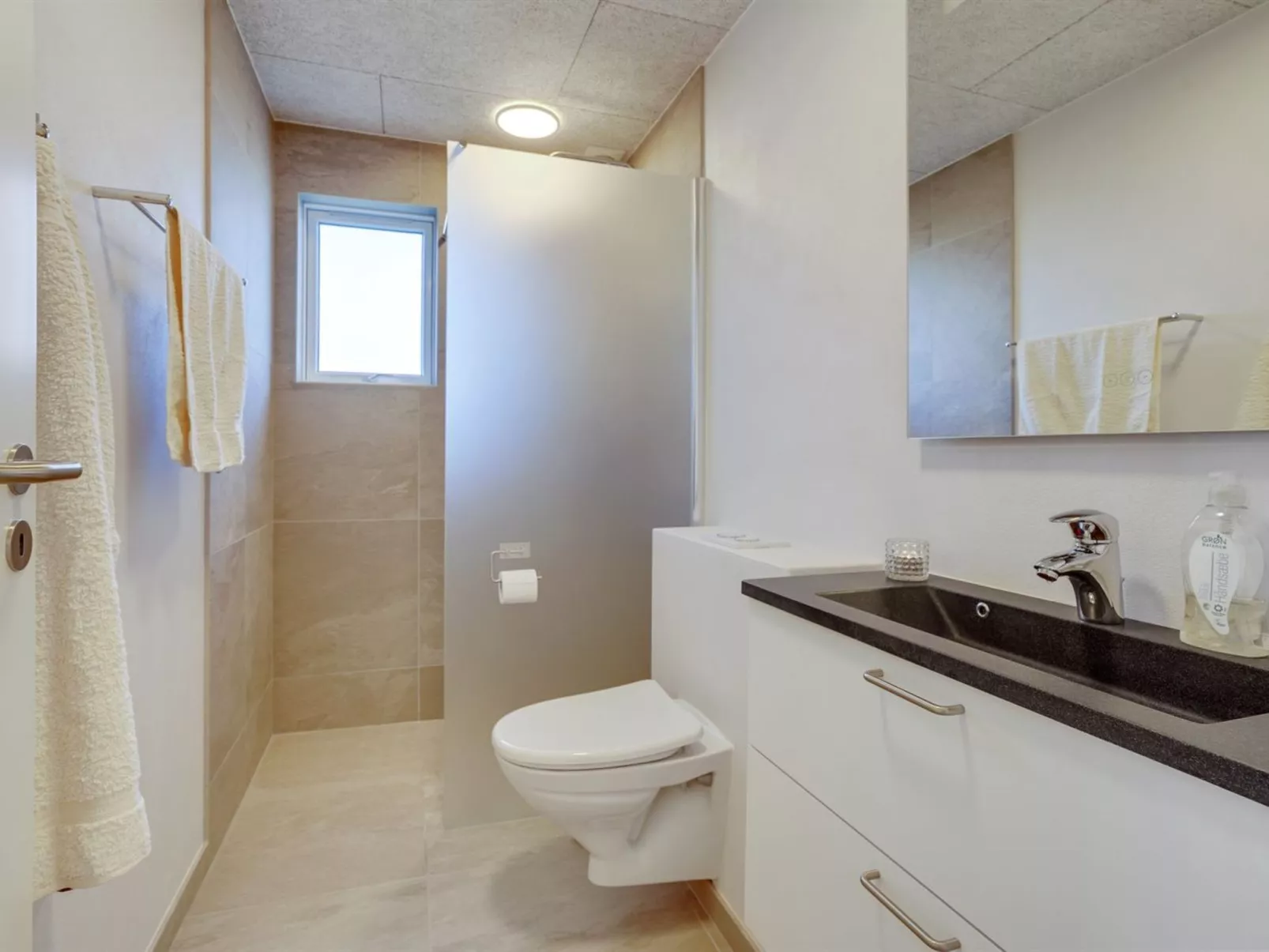 "Alvhild" -  from the sea-Dedans