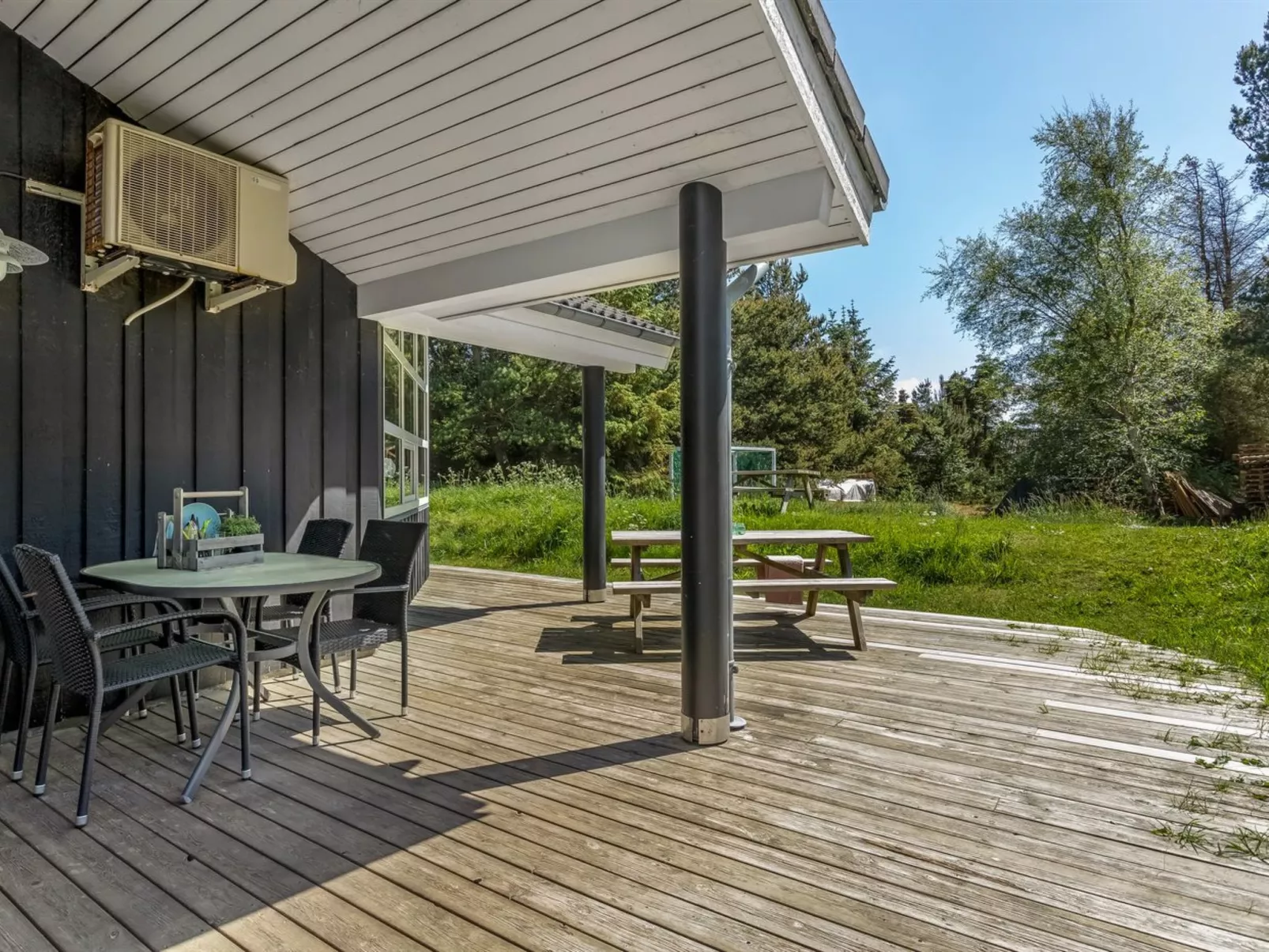 "Winder" - 1.3km from the sea-Outside