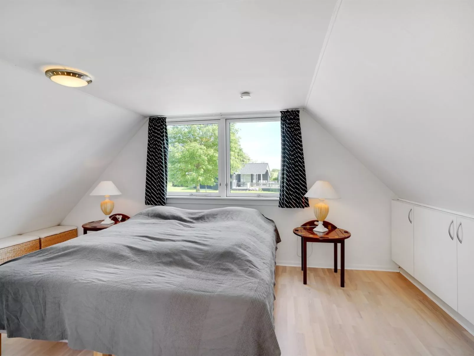 "Edvia" - 700m to the fjord-Inside