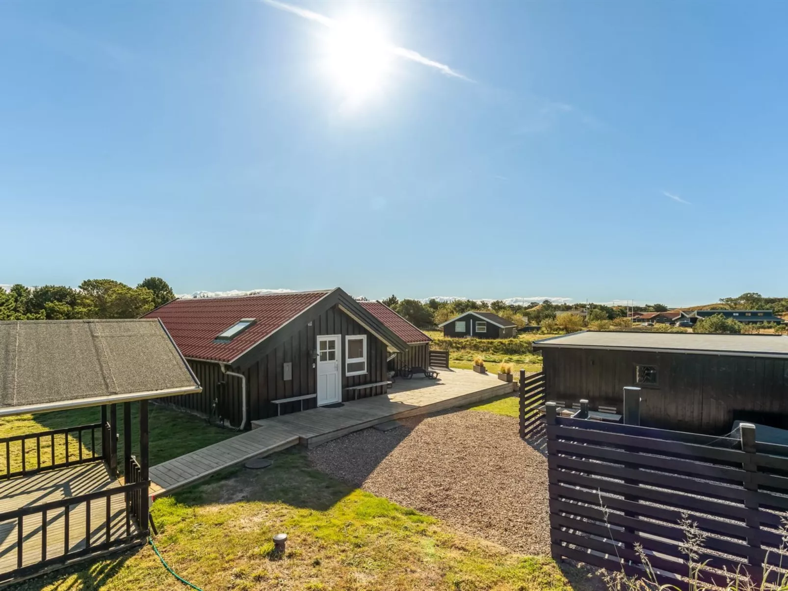 "Skyler" - 1km from the sea