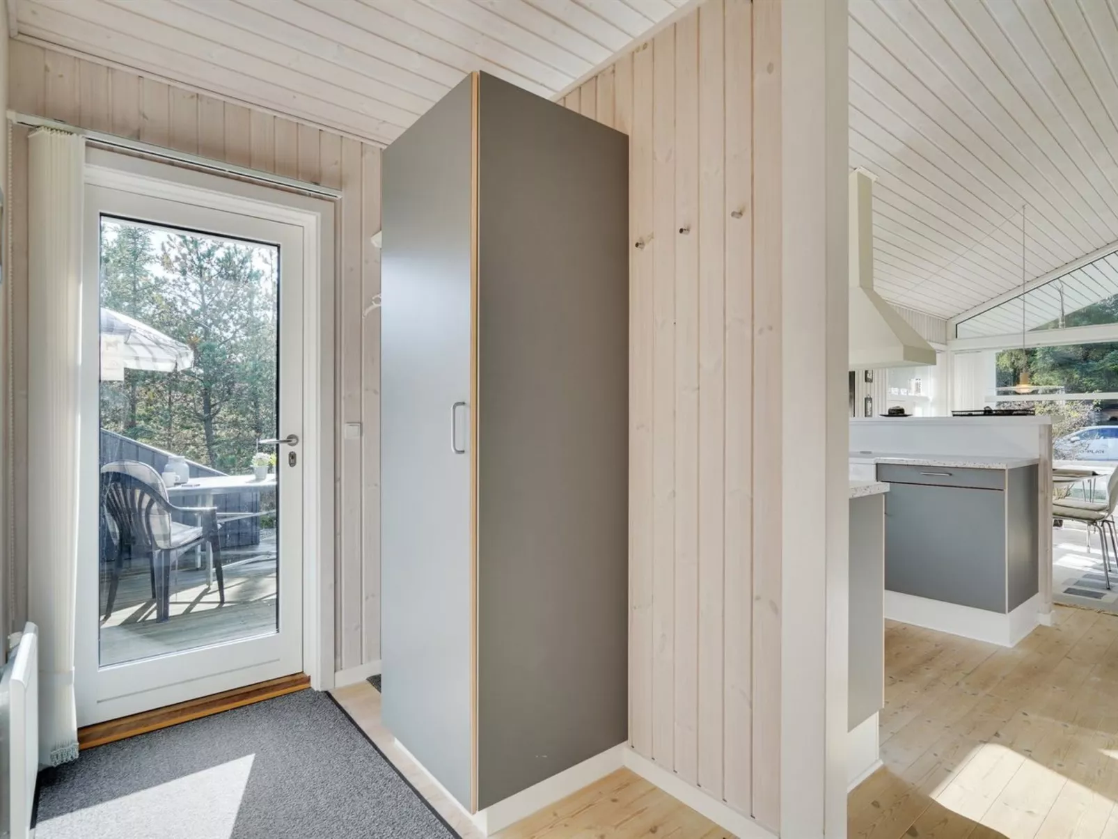 "Alethe" - 1km from the sea-Inside