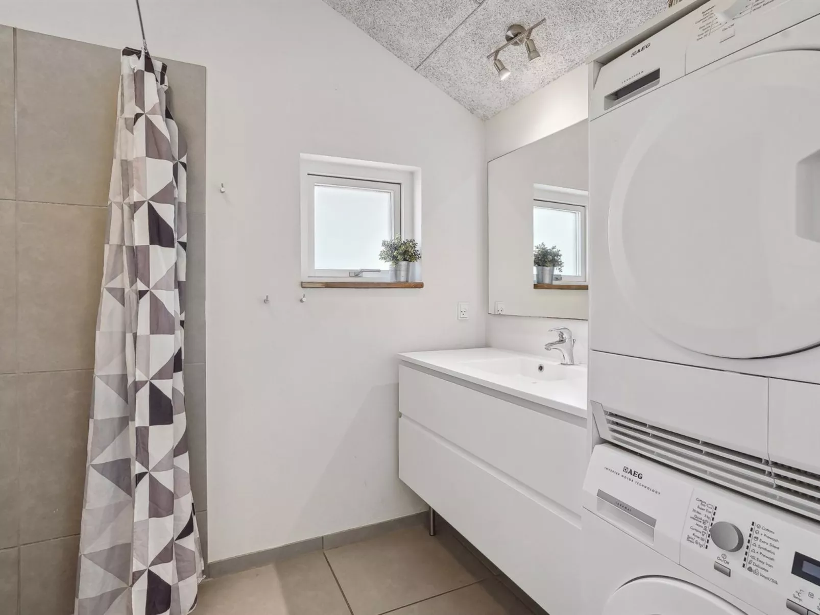 "Tenaya" - 200m from the sea-Dedans