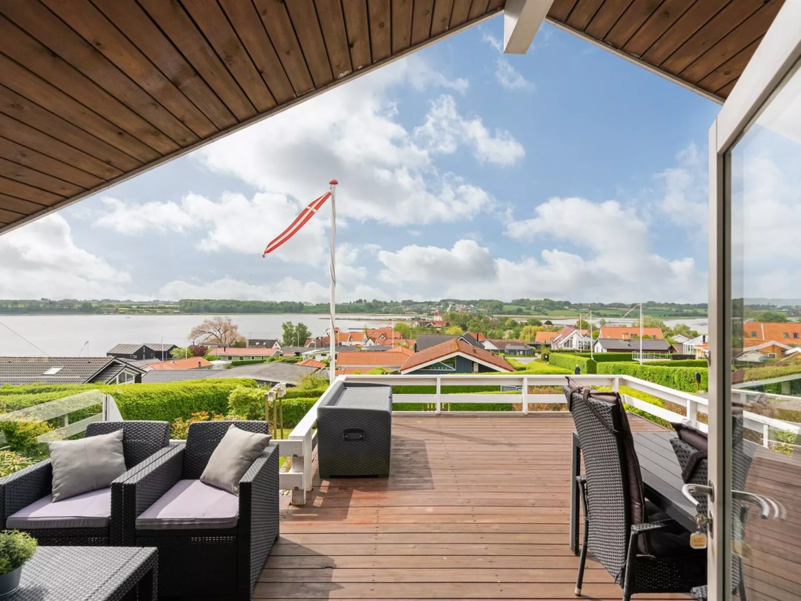 "Heimeram" - 150m from the sea-Dehors