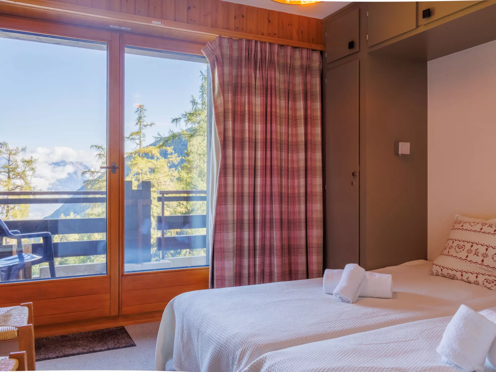 Dents Rousses B4-Dedans