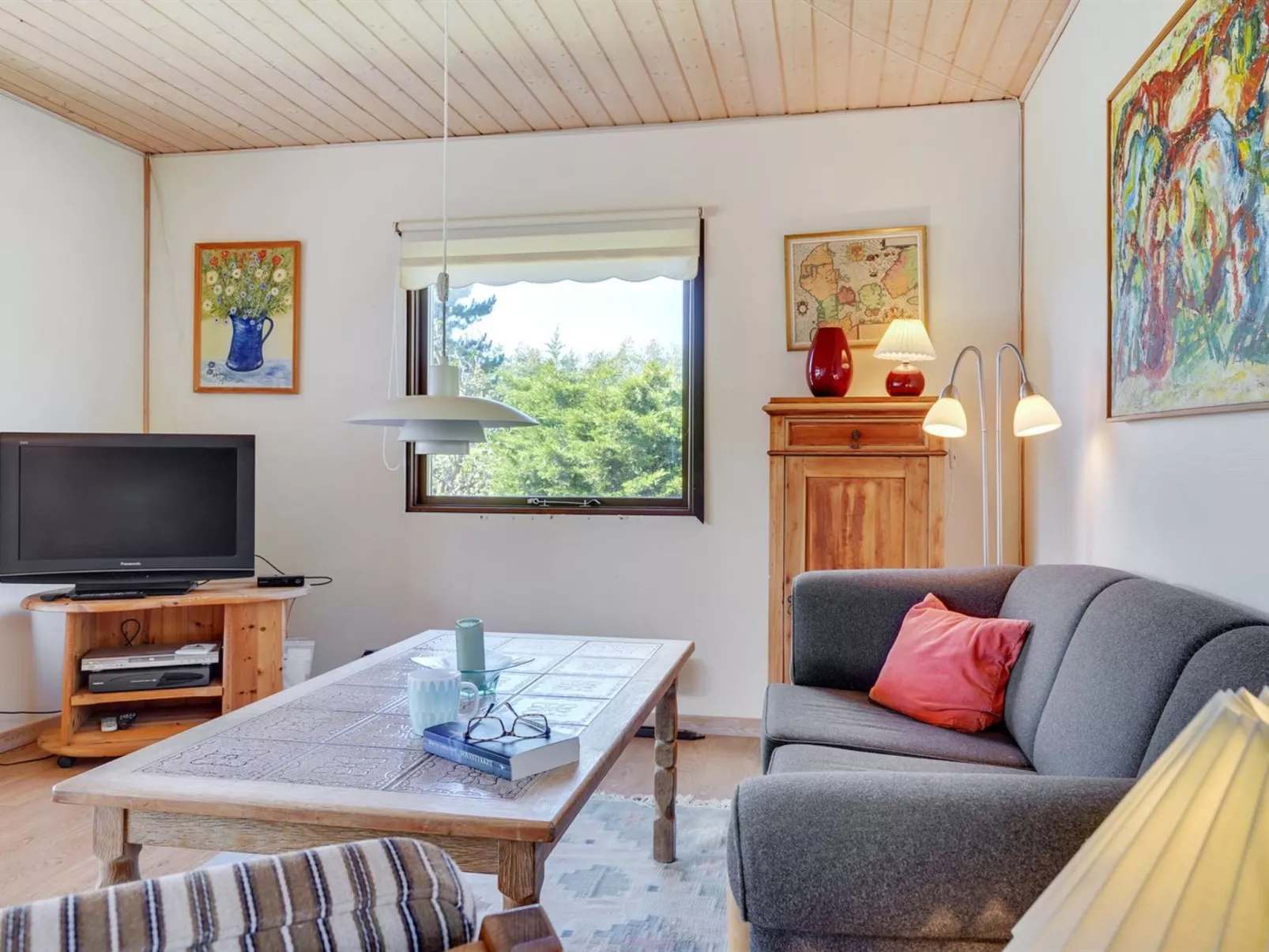 "Maelle" - 600m from the sea-Drinnen