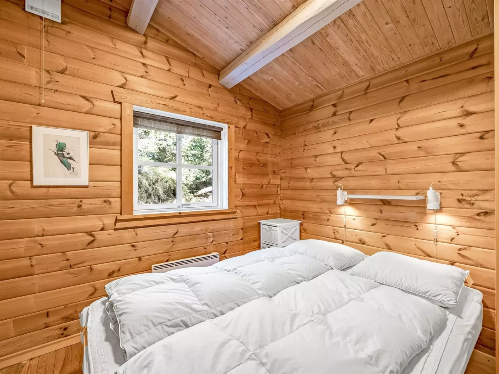 "Yaris" - 800m to the fjord-Inside