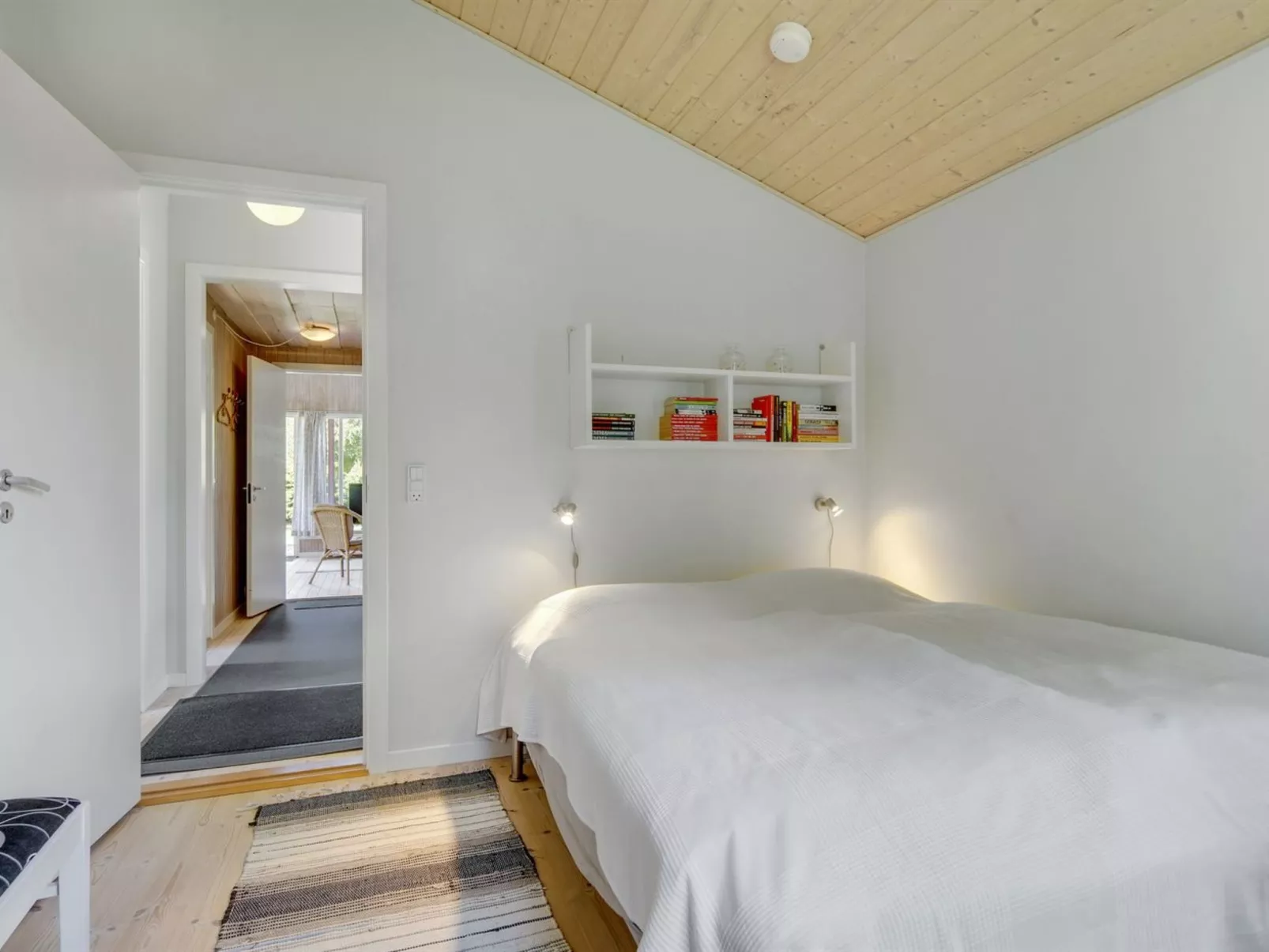 "Mile" - 260m from the sea-Inside