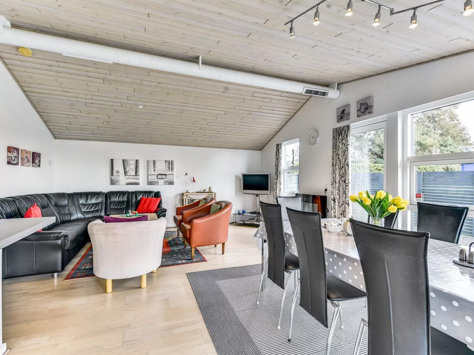 "Sylvelin" - 400m to the fjord-Inside