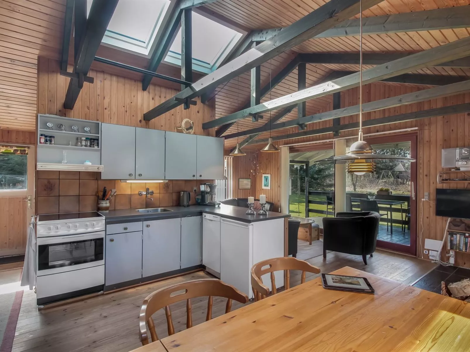 "Conradine" - 500m from the sea-Inside