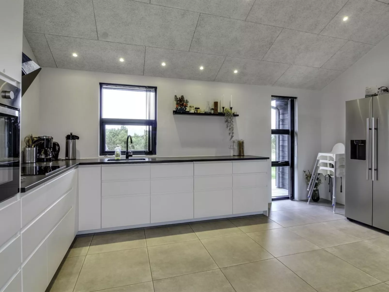 "Juho" - 900m from the sea-Inside