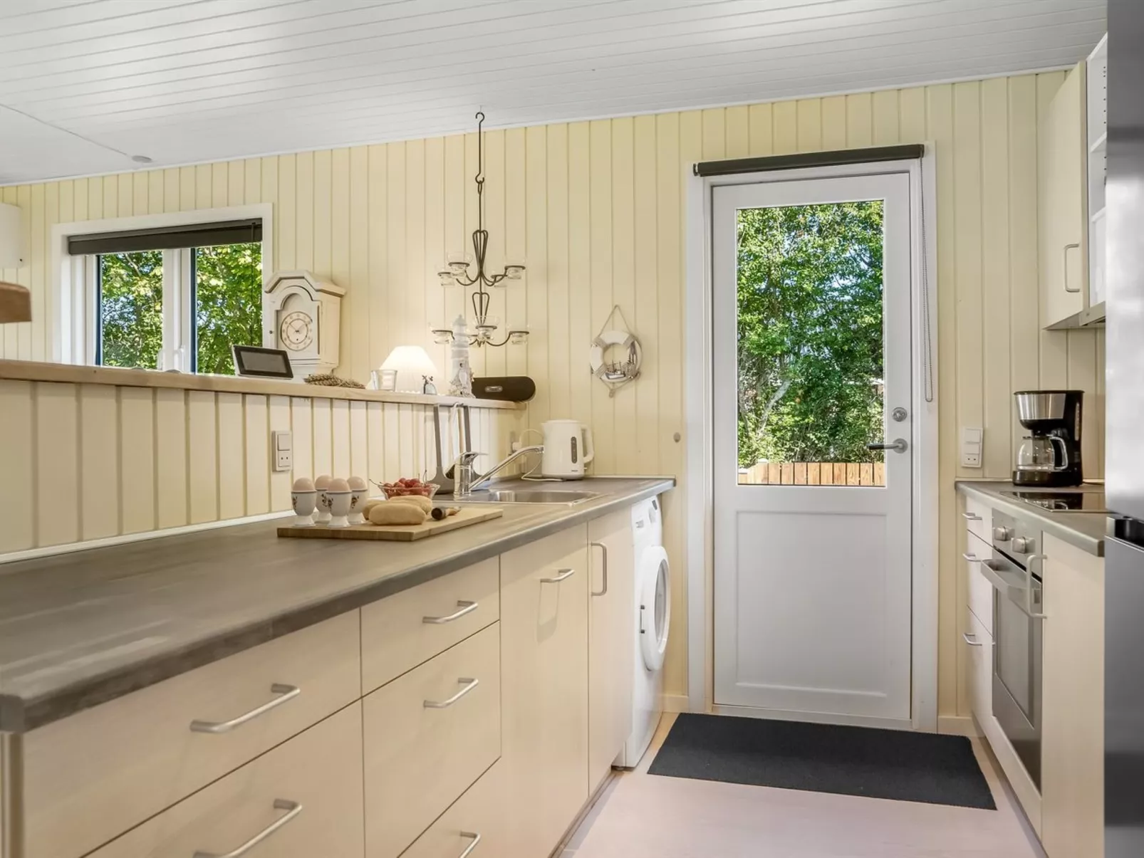 "Gunhil" - 200m from the sea-Inside