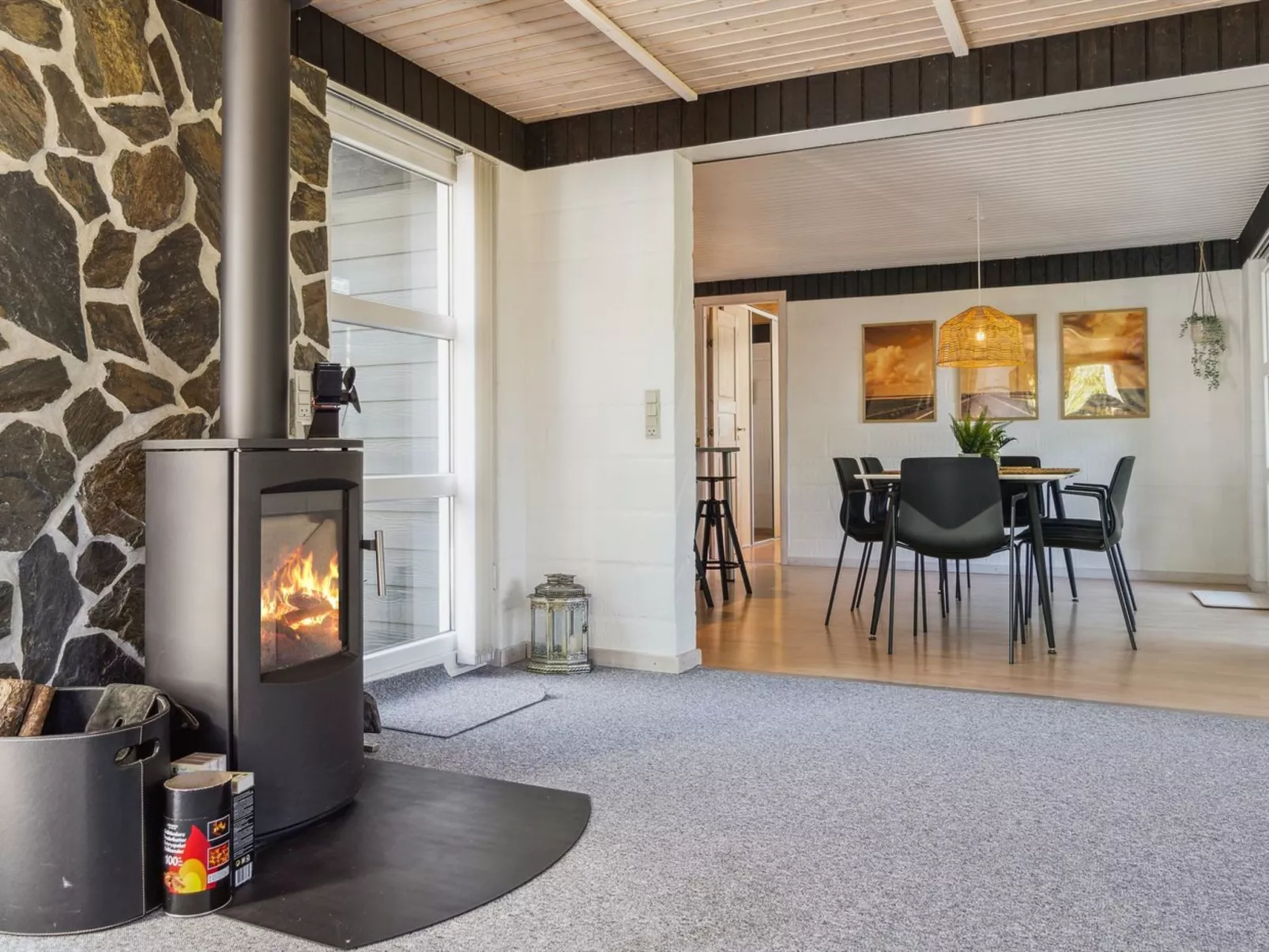 "Glenna" - 1.8km from the sea-Inside