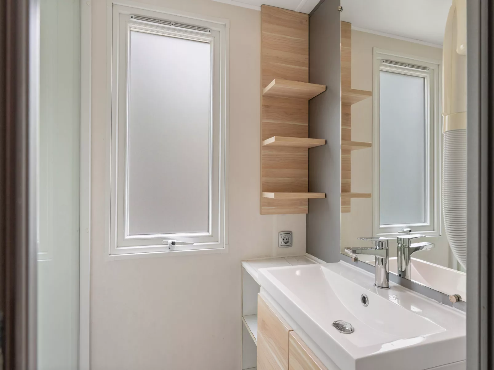 Sunset Terrace-Inside