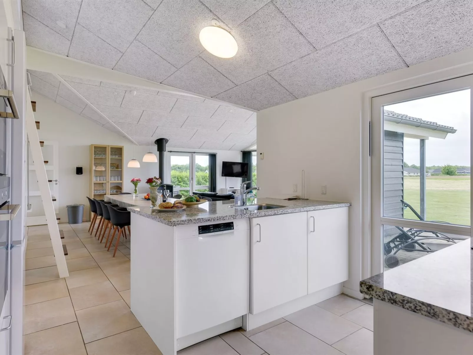 "Finja" - 500m from the sea-Dedans