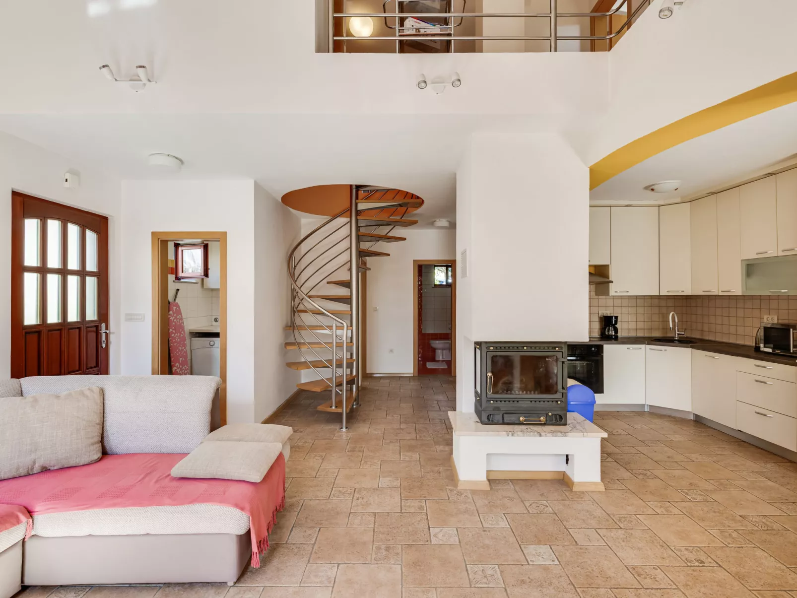 Yellow House-Drinnen