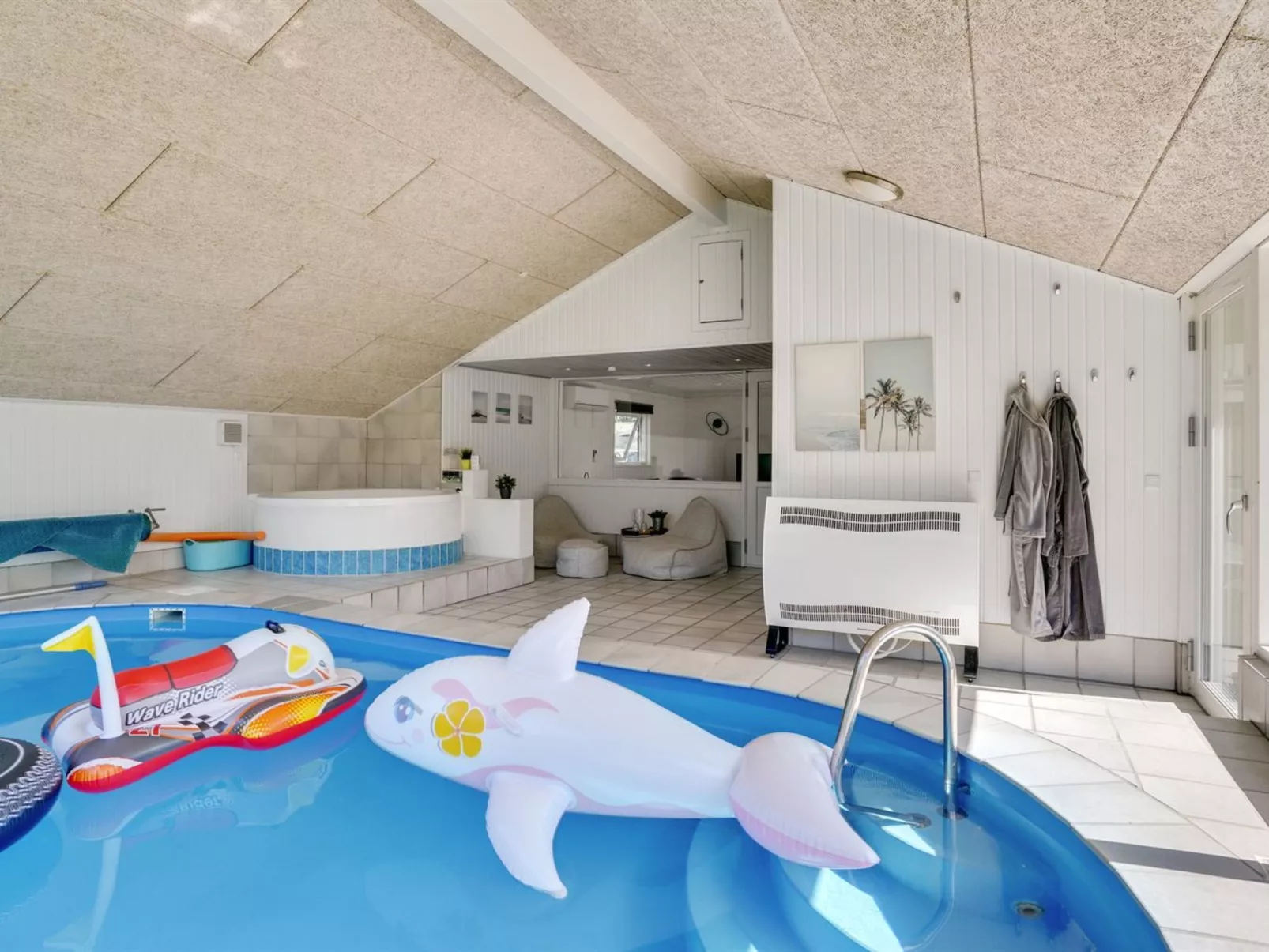 "Nina" - 700m to the fjord-Outside