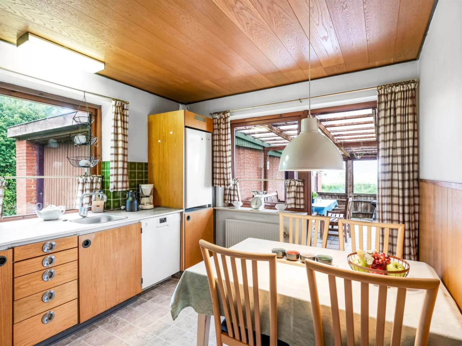 "Jalmari" - 3.5km from the sea-Drinnen