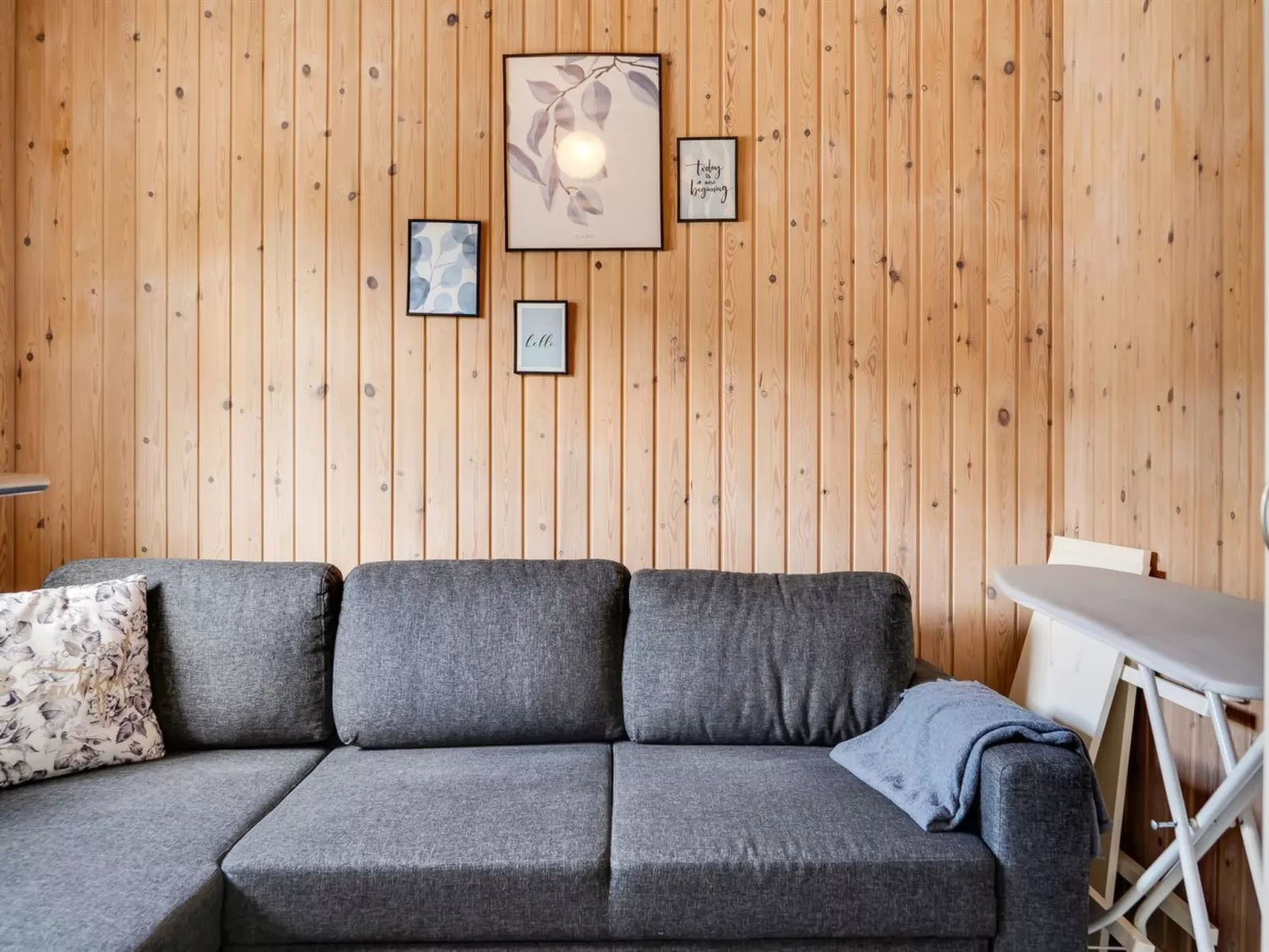 "Aja" - 900m from the sea-Drinnen