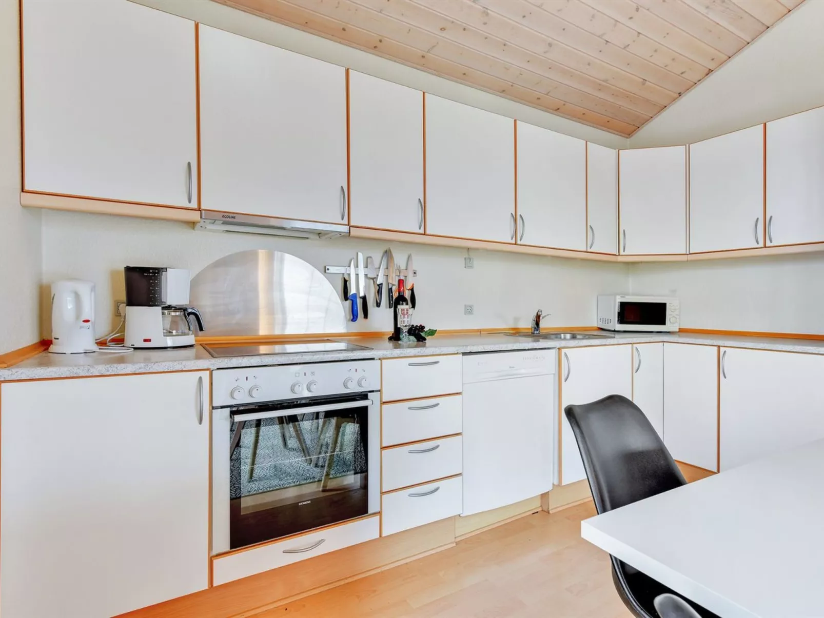 "Karina" - 150m to the fjord-Drinnen