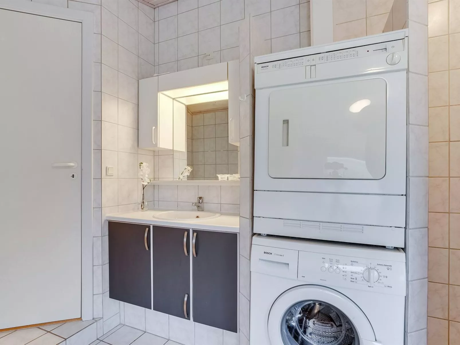 "Thorir" - 542m from the sea-Drinnen