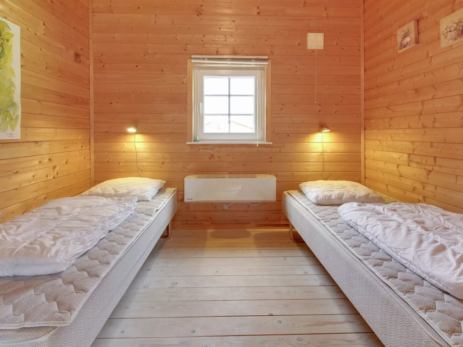 "Ulvi" - 300m to the fjord-Inside