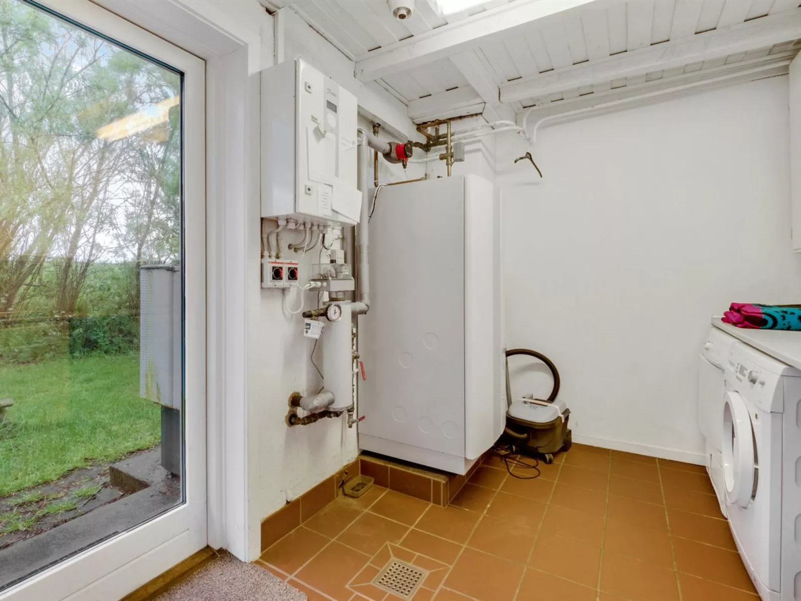 "Emmie" - 50m to the fjord-Dedans