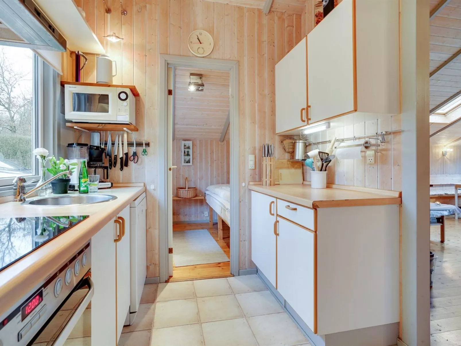 "Athislus" - 30km from the sea-Dedans