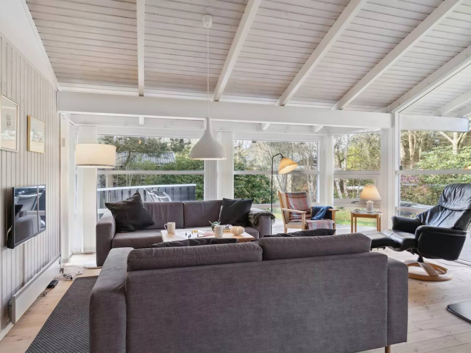 "Nafne" - 500m from the sea-Drinnen