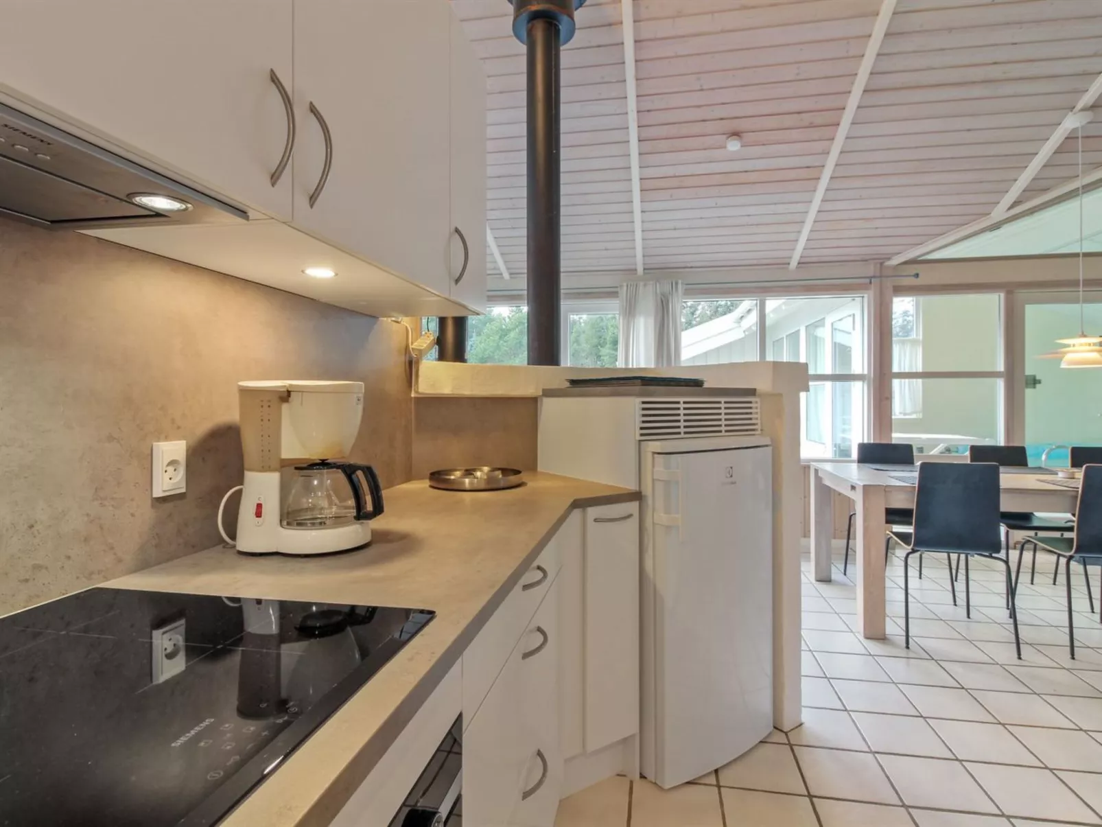 "Panu" - 600m from the sea-Drinnen