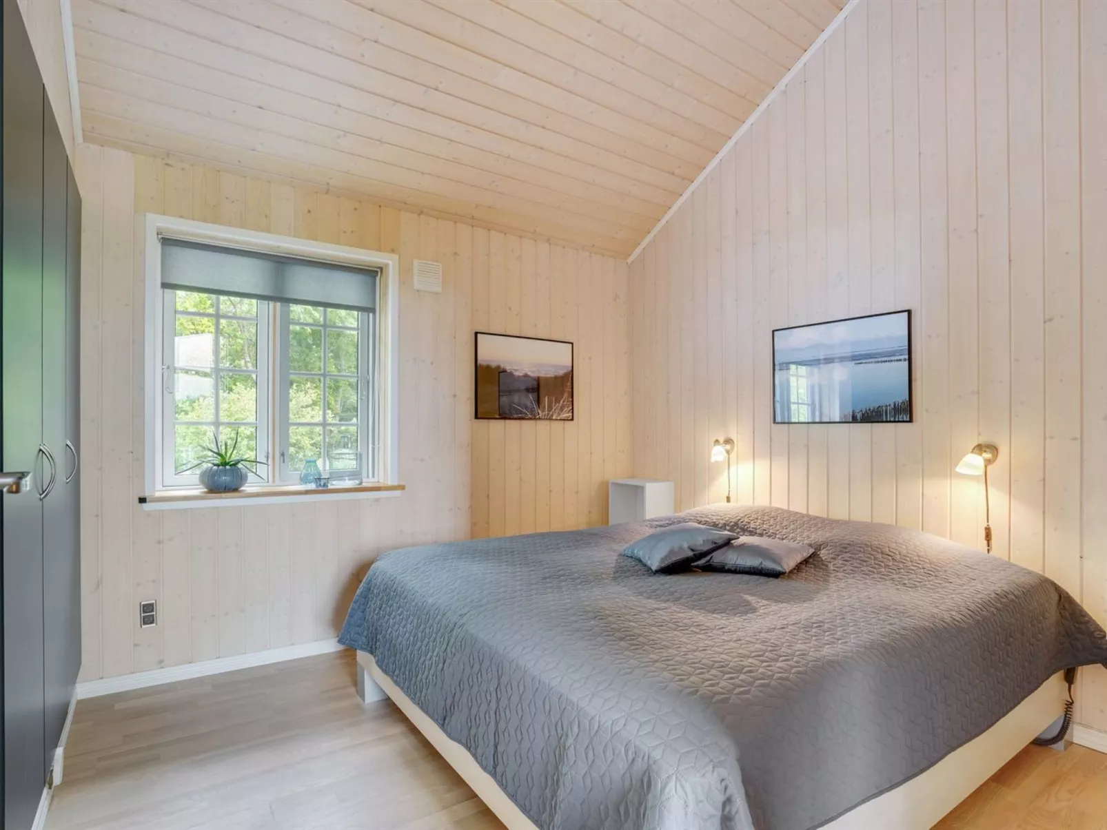 "Regnwald" - 400m to the fjord-Dedans