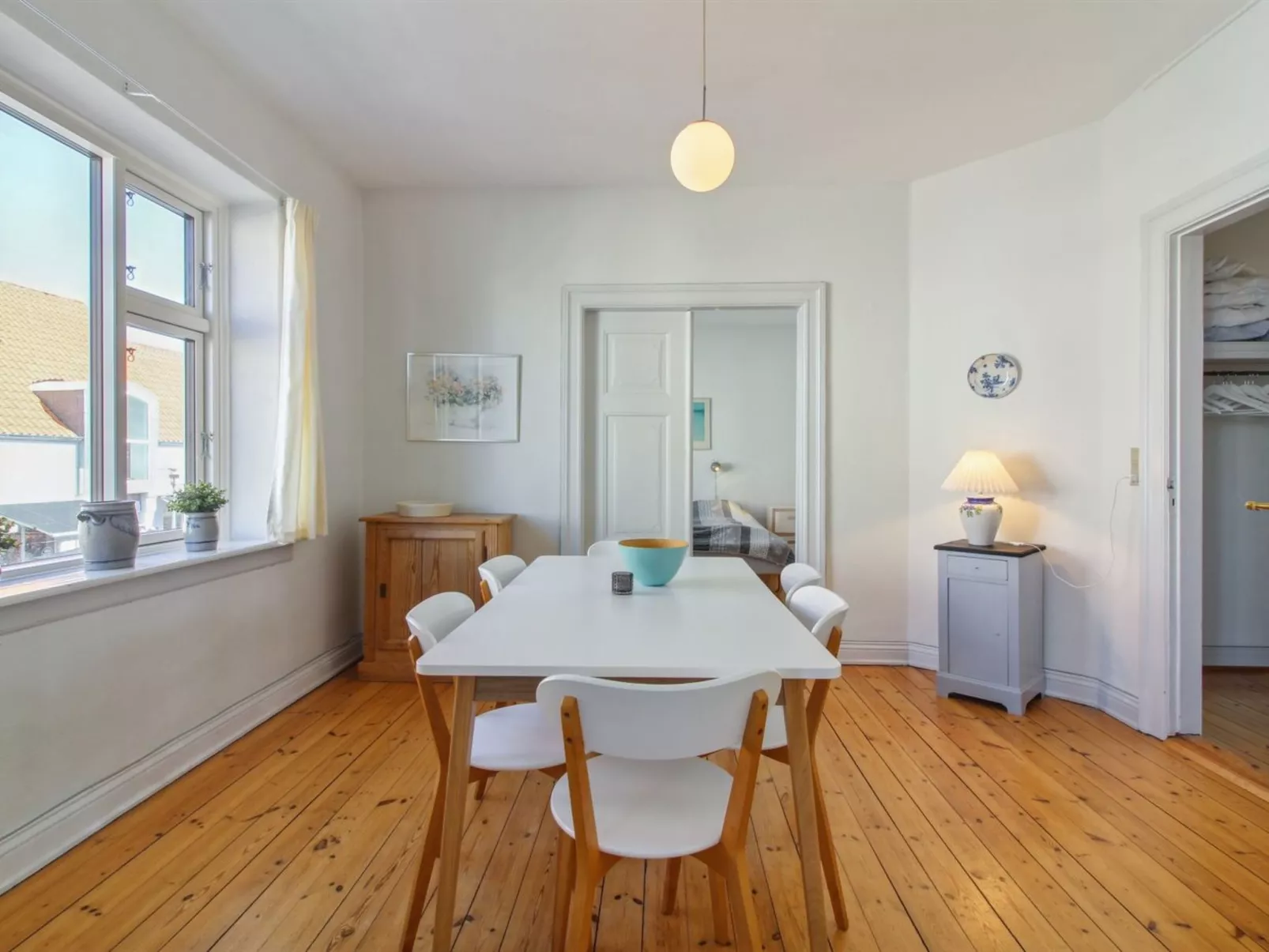 "Gyrth" - 250m from the sea-Dedans