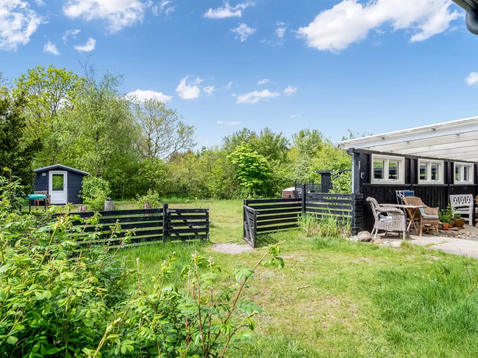 "Akke" - 150m to the fjord-Outside