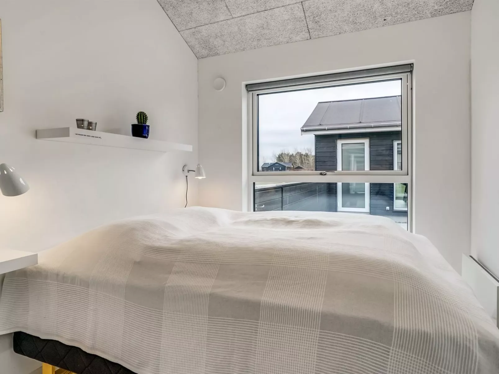 "Eveline" - 1.5km from the sea-Inside